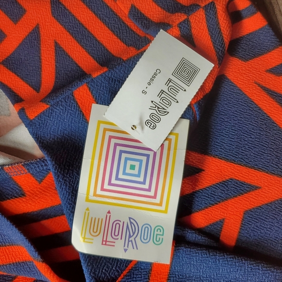 NWT LULAROE Cassie Pencil Skirt Women's Size Small Navy & Red Geometric Pattern - Picture 4 of 13